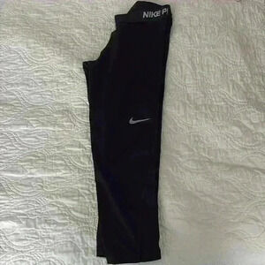 Nike Pro Dri Fit Cool Training Capri Leggings Women's